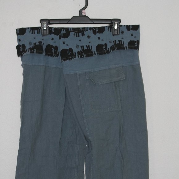 Women's Cropped Fisherman Pants with Elephants - Picture 1 of 5